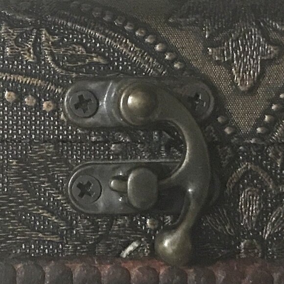 Vintage Wooden Mini Treasure Chest Box - Picture 8 of 12